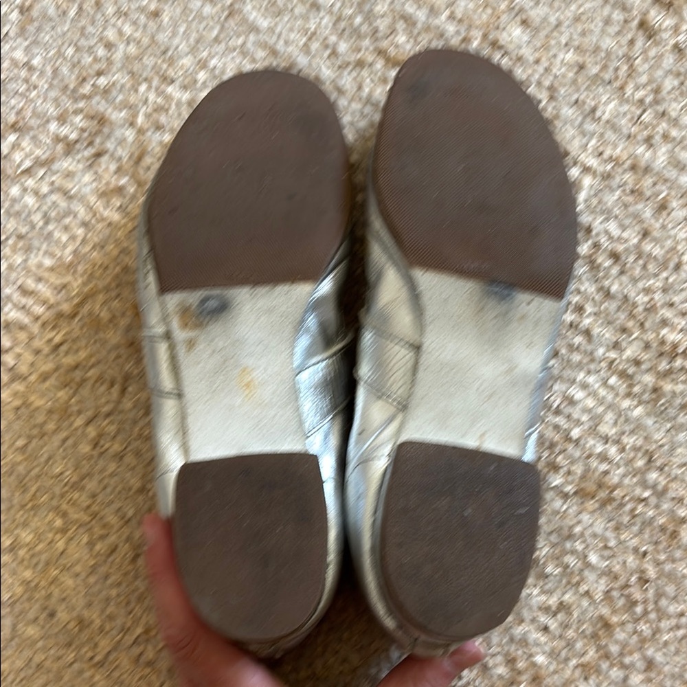 Vintage Silver Mary Jane Shoes, size 7.5 - Picture 5 of 5